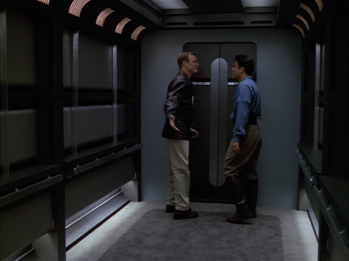 extant_StarTrek_VOY_5x09-ThirtyDays_00756.jpg