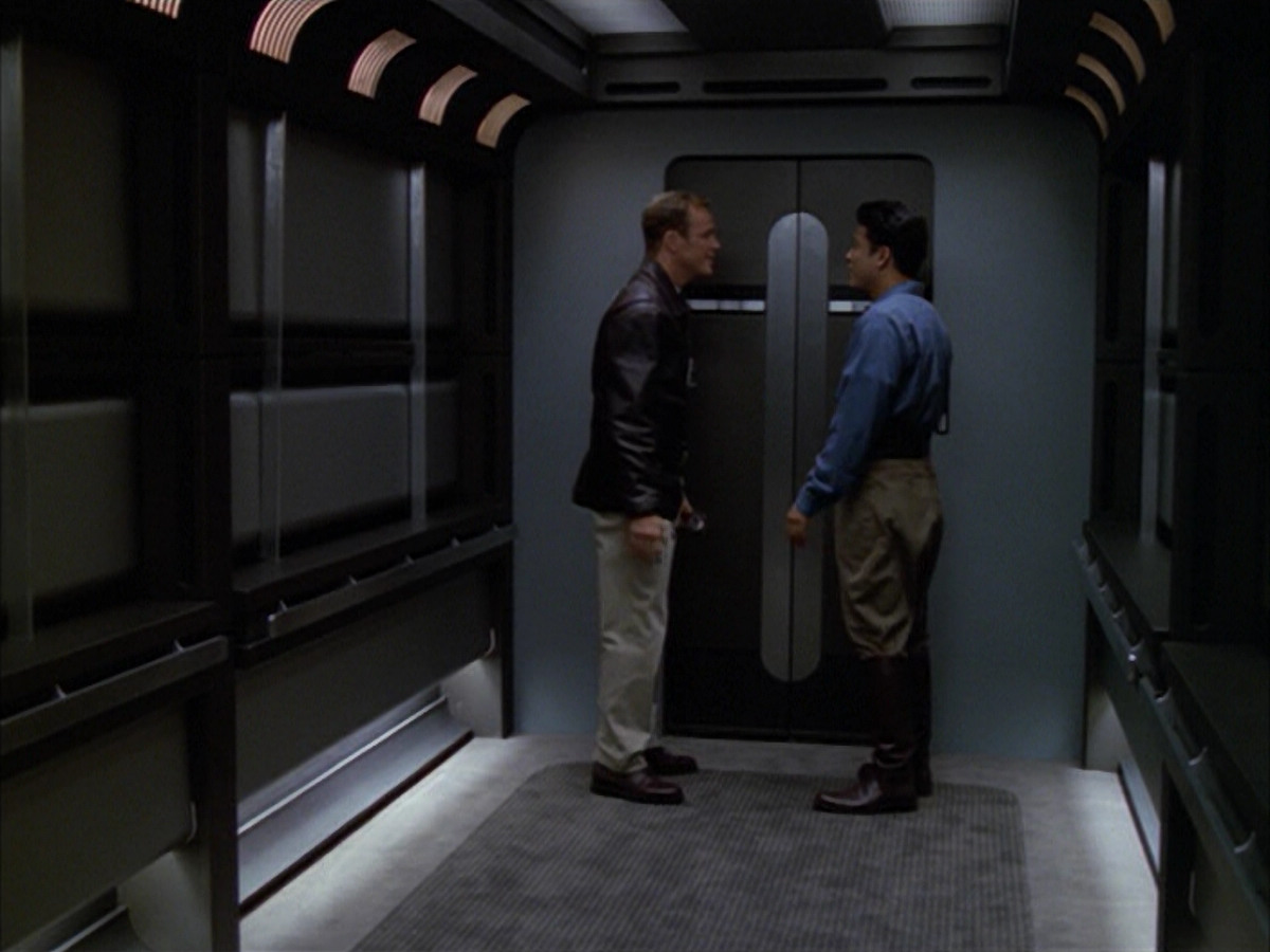 extant_StarTrek_VOY_5x09-ThirtyDays_00757.jpg