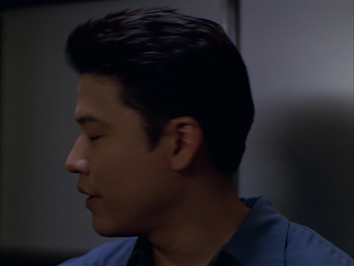extant_StarTrek_VOY_5x09-ThirtyDays_00774.jpg