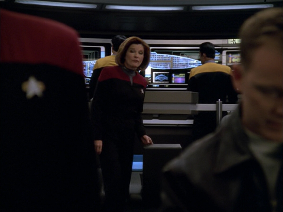 extant_StarTrek_VOY_5x09-ThirtyDays_00831.jpg