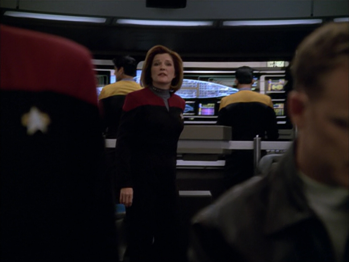 extant_StarTrek_VOY_5x09-ThirtyDays_00832.jpg