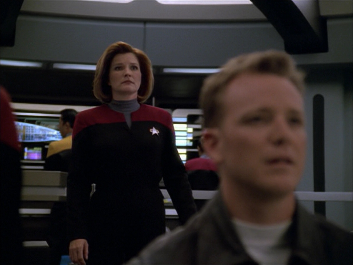 extant_StarTrek_VOY_5x09-ThirtyDays_00836.jpg