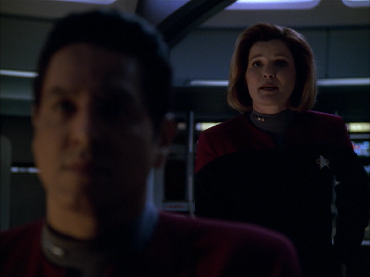 extant_StarTrek_VOY_5x09-ThirtyDays_00991.jpg