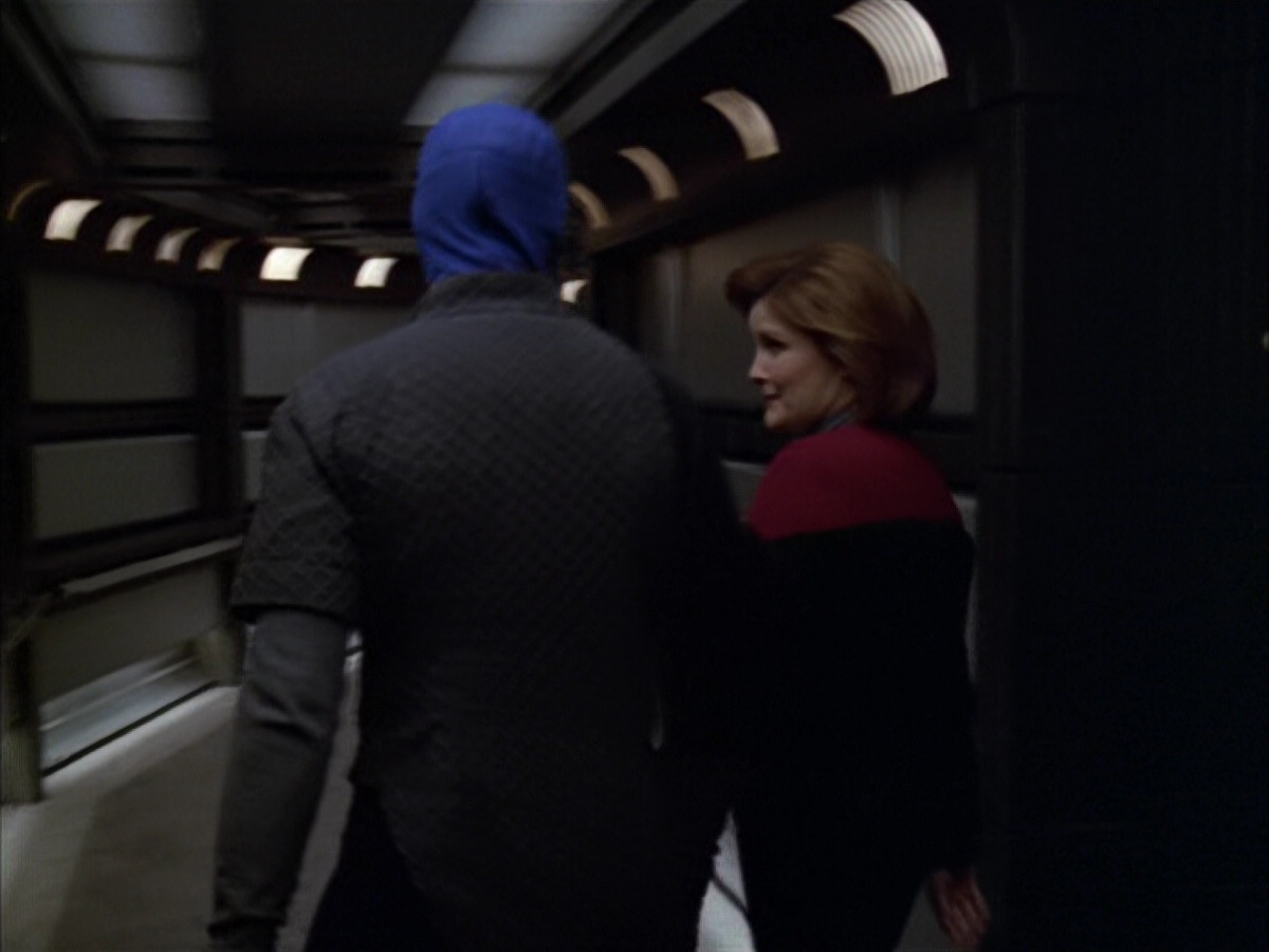 extant_StarTrek_VOY_5x09-ThirtyDays_01004.jpg