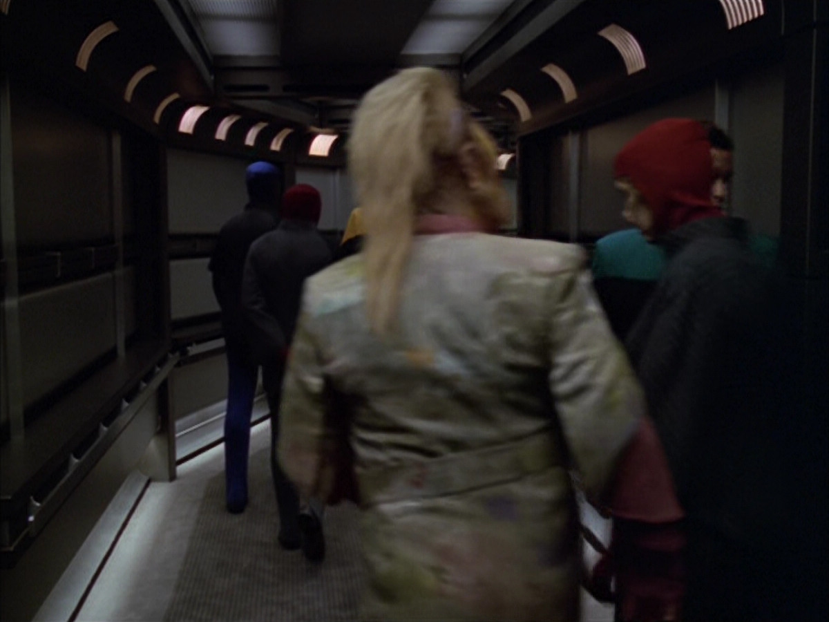 extant_StarTrek_VOY_5x09-ThirtyDays_01008.jpg