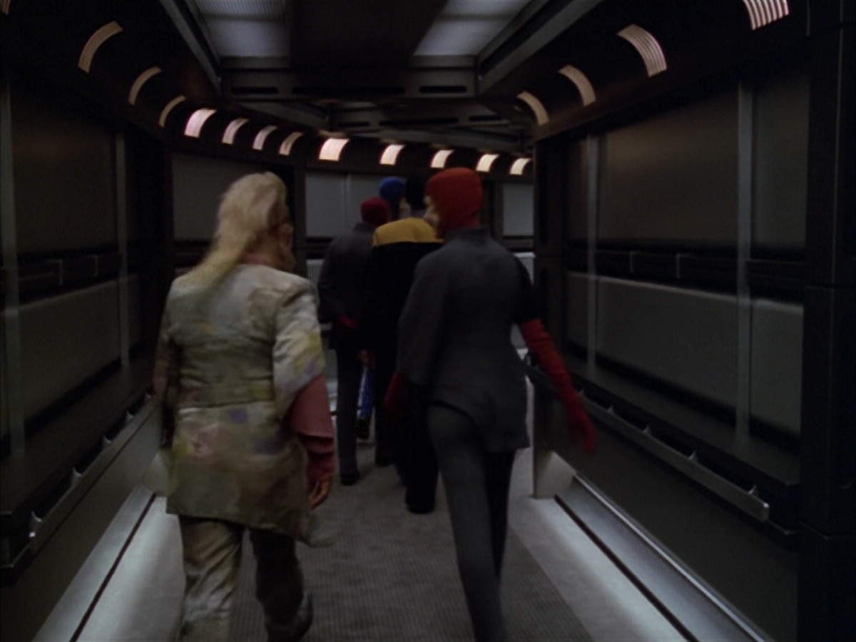 extant_StarTrek_VOY_5x09-ThirtyDays_01010.jpg