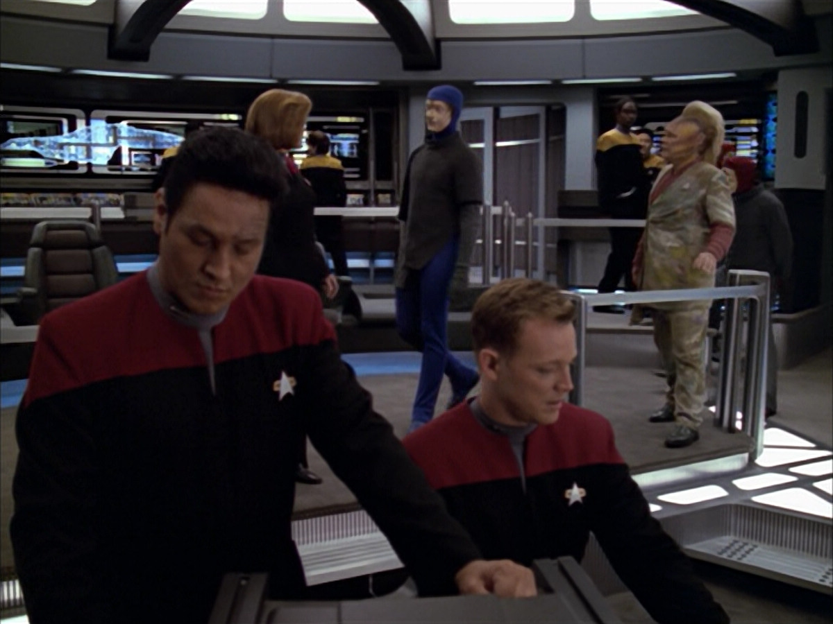 extant_StarTrek_VOY_5x09-ThirtyDays_01027.jpg