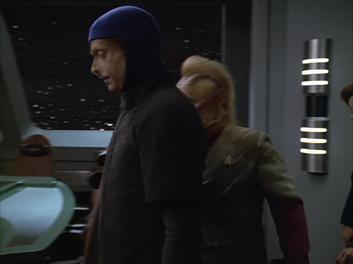 extant_StarTrek_VOY_5x09-ThirtyDays_01089.jpg