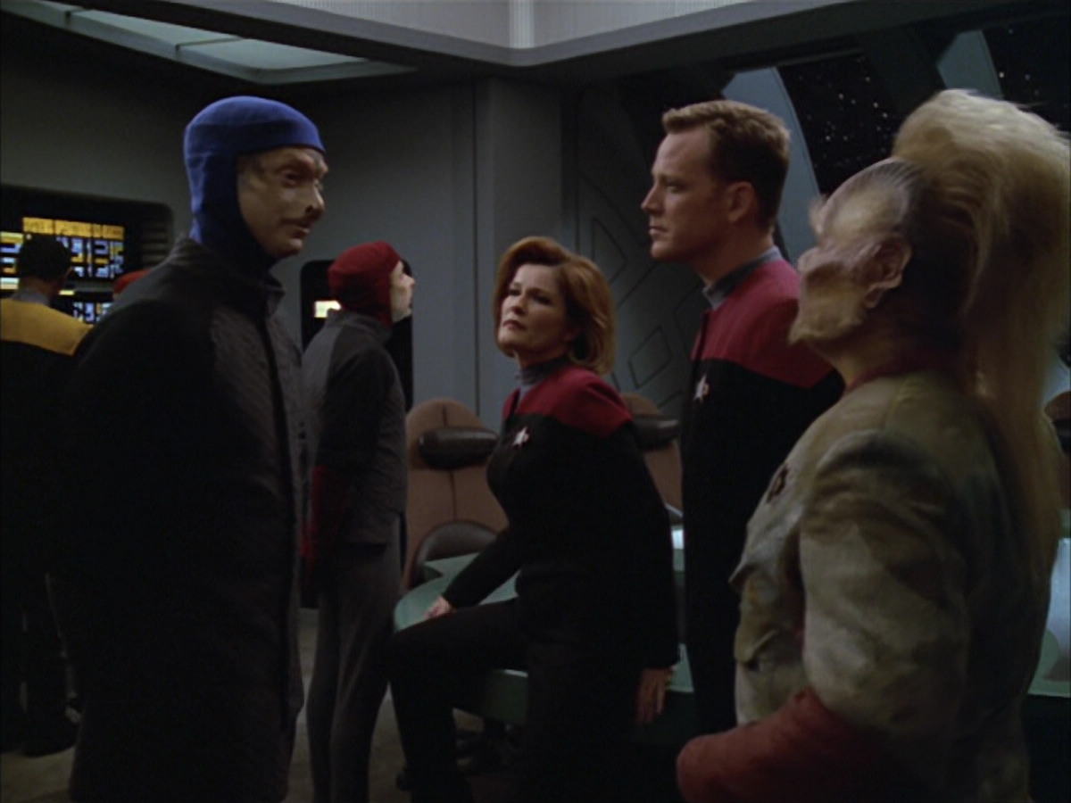 extant_StarTrek_VOY_5x09-ThirtyDays_01099.jpg
