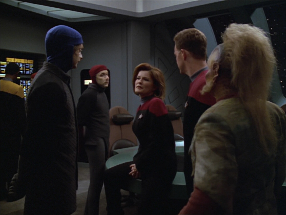 extant_StarTrek_VOY_5x09-ThirtyDays_01101.jpg