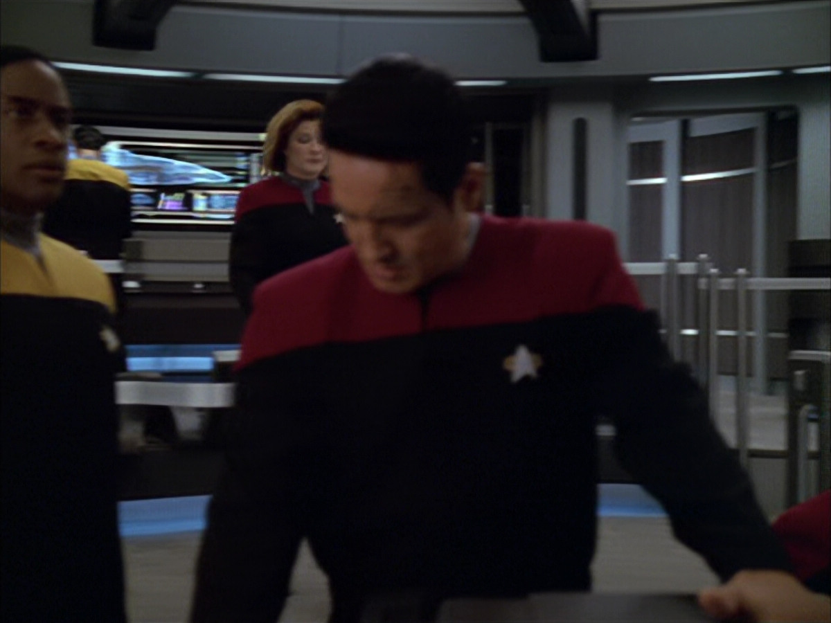 extant_StarTrek_VOY_5x09-ThirtyDays_03265.jpg