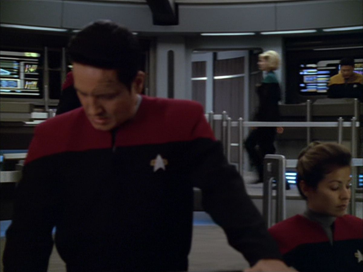 extant_StarTrek_VOY_5x09-ThirtyDays_03266.jpg