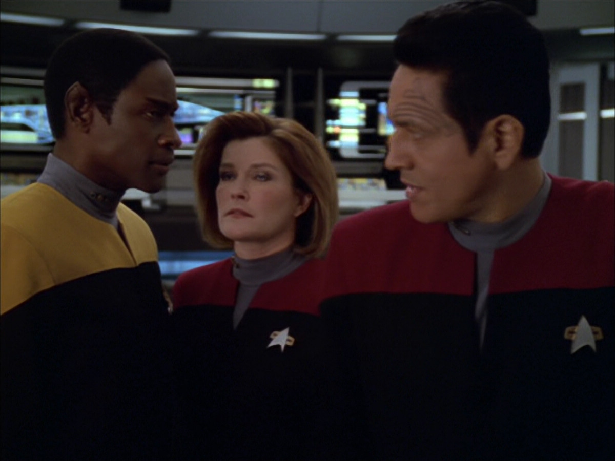 extant_StarTrek_VOY_5x09-ThirtyDays_03276.jpg
