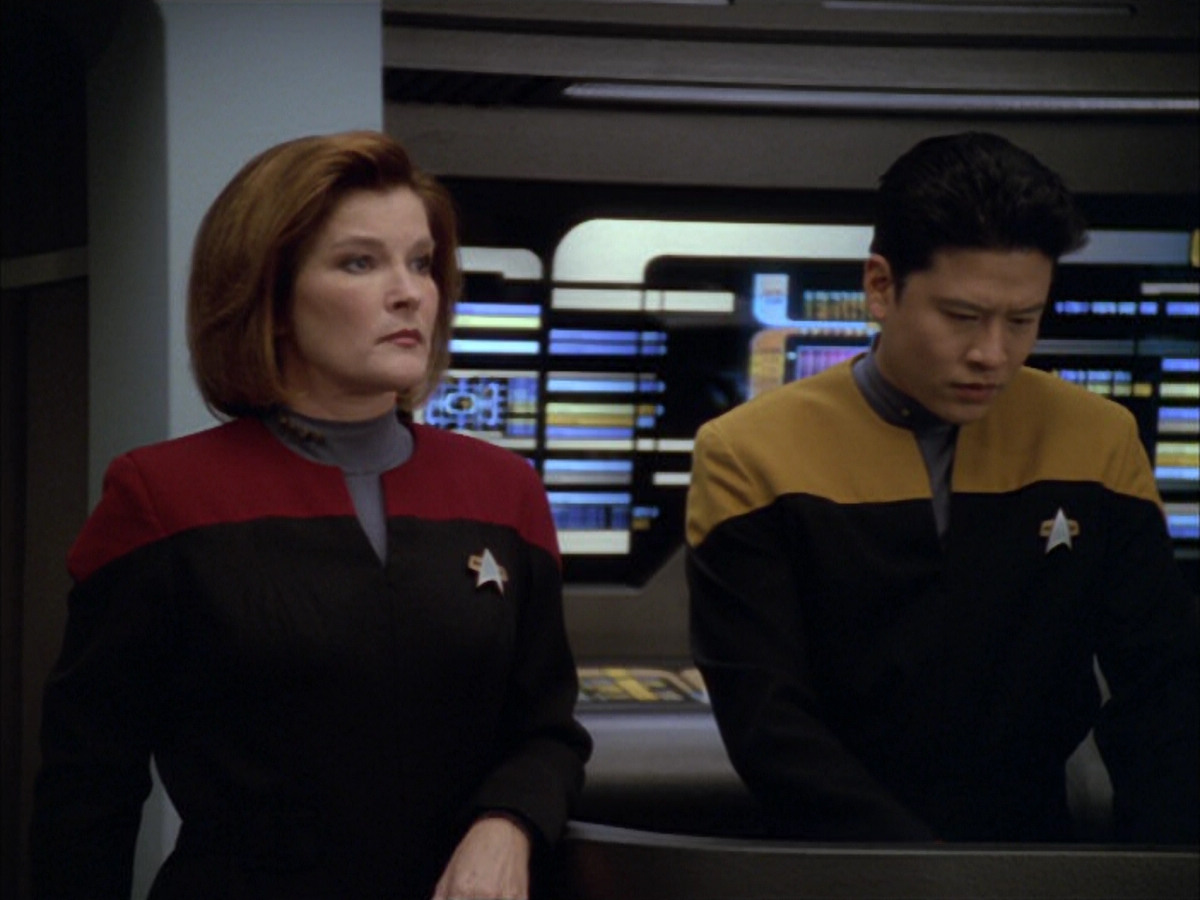 extant_StarTrek_VOY_5x09-ThirtyDays_03306.jpg