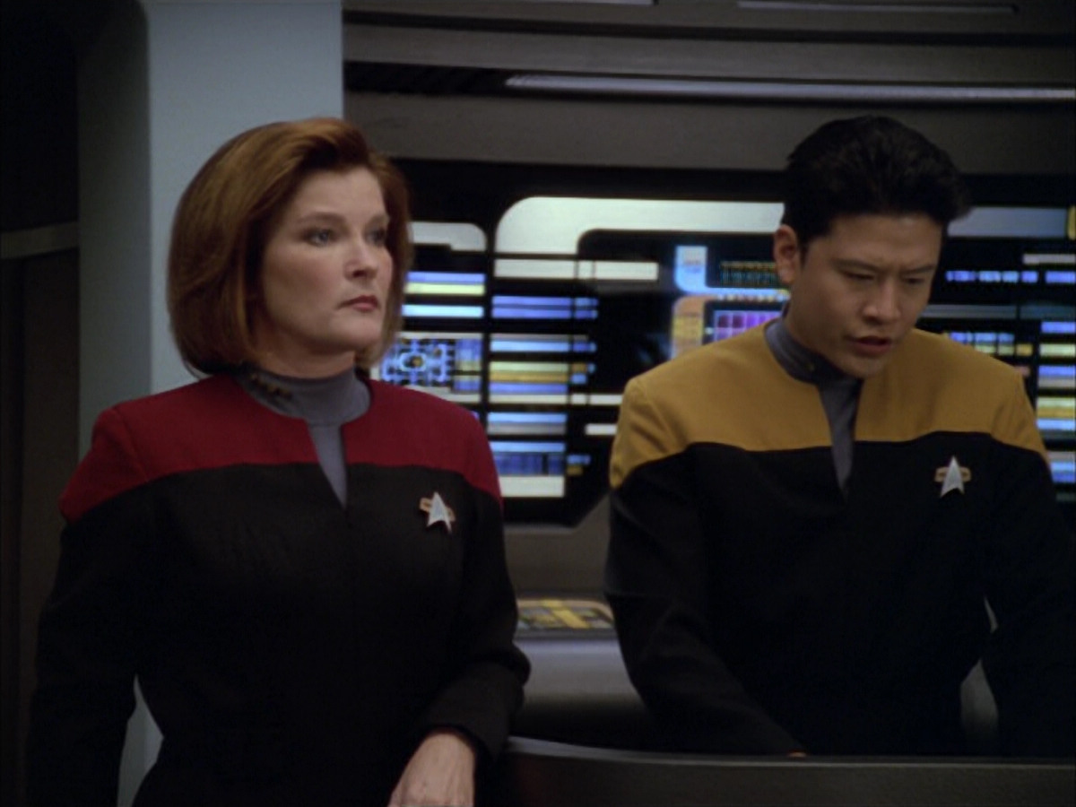 extant_StarTrek_VOY_5x09-ThirtyDays_03307.jpg