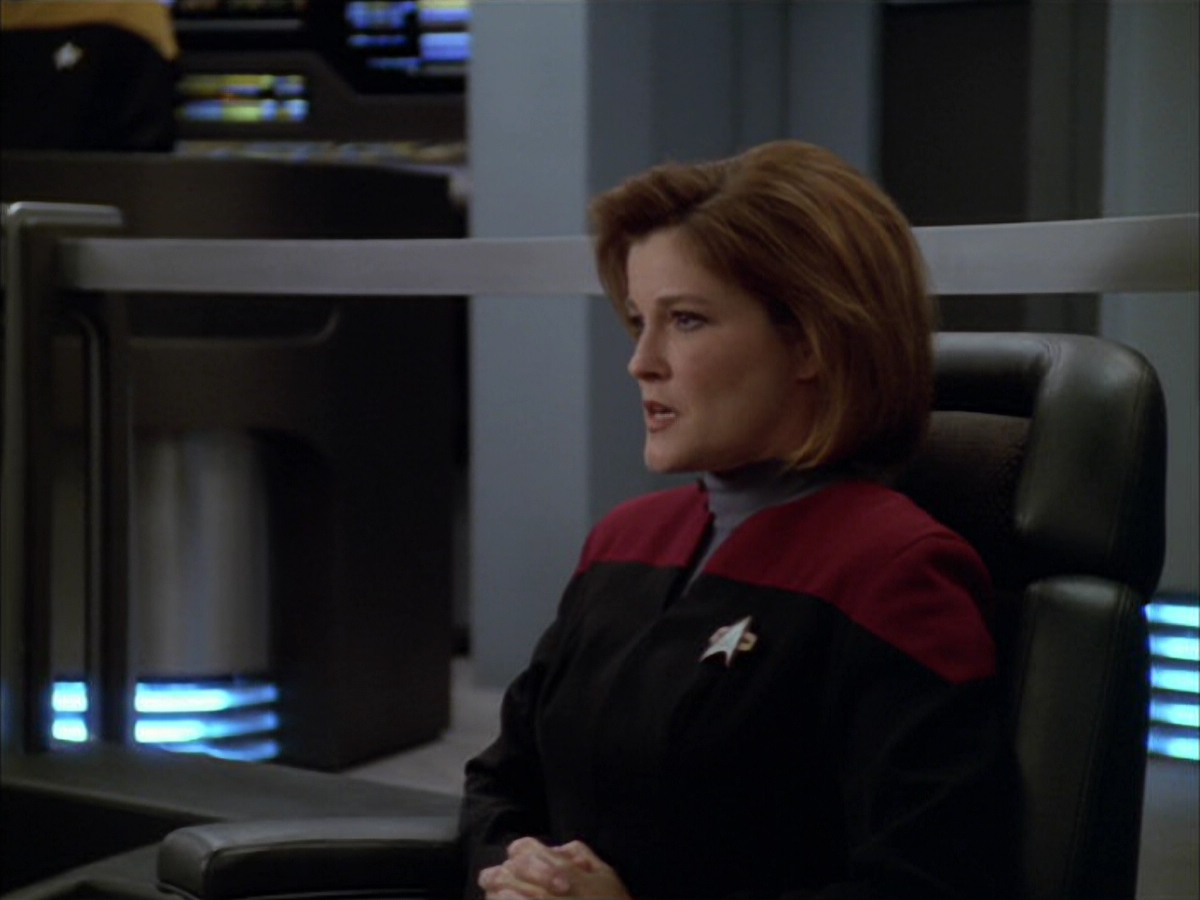 extant_StarTrek_VOY_5x09-ThirtyDays_03394.jpg