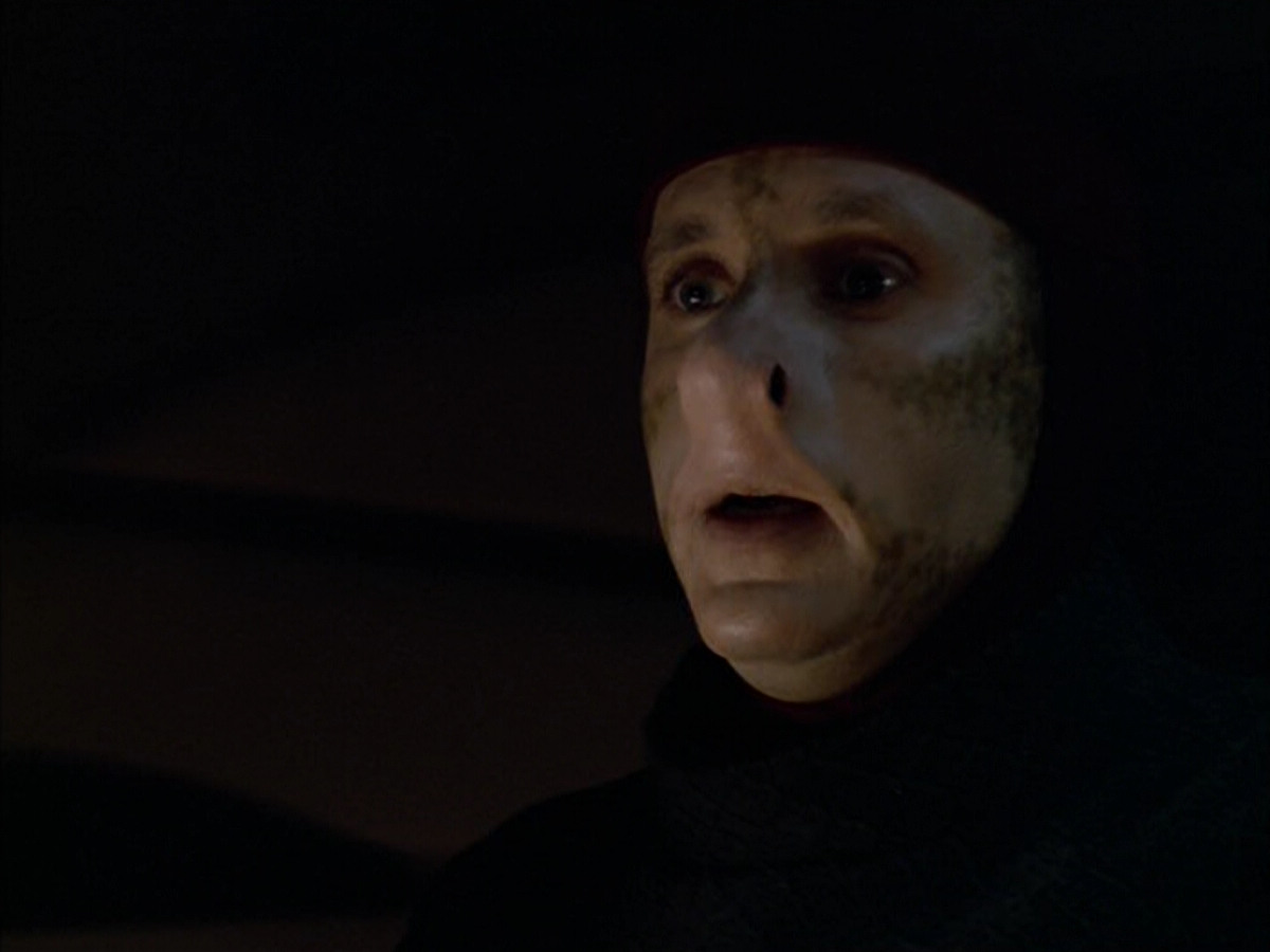 extant_StarTrek_VOY_5x09-ThirtyDays_03442.jpg