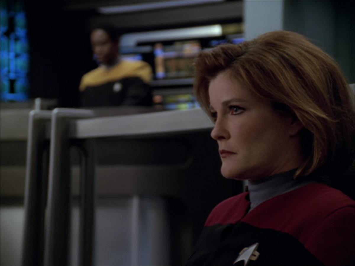 extant_StarTrek_VOY_5x09-ThirtyDays_03481.jpg