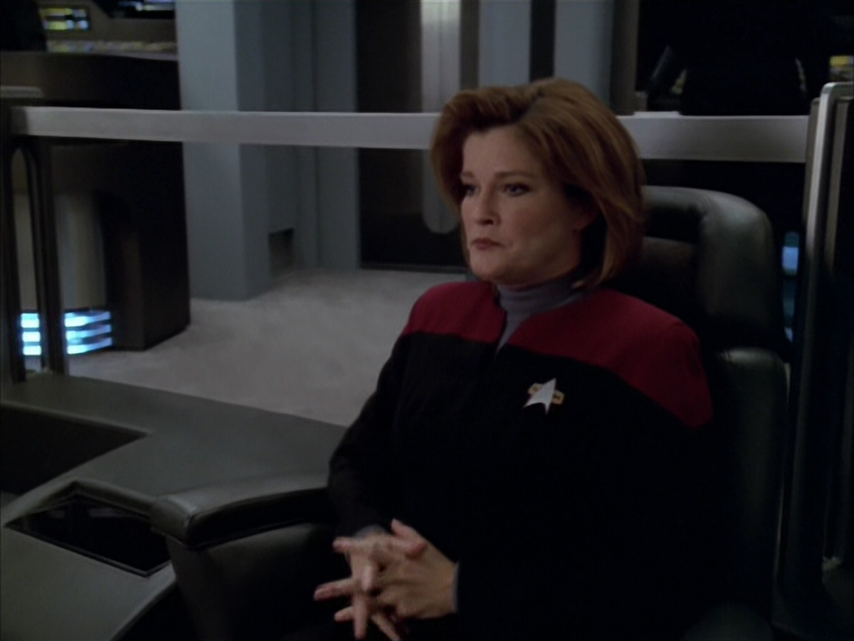 extant_StarTrek_VOY_5x09-ThirtyDays_03493.jpg