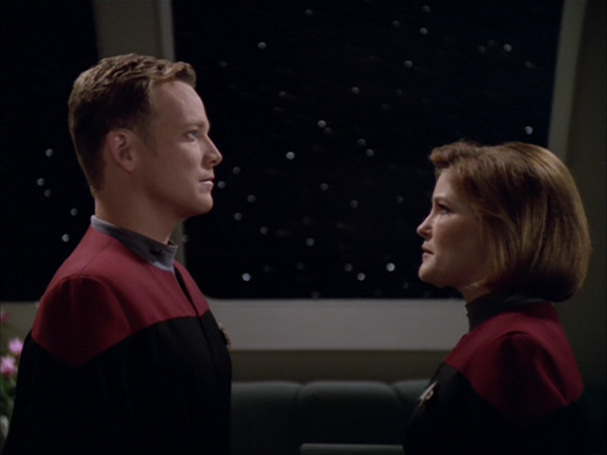 extant_StarTrek_VOY_5x09-ThirtyDays_03532.jpg