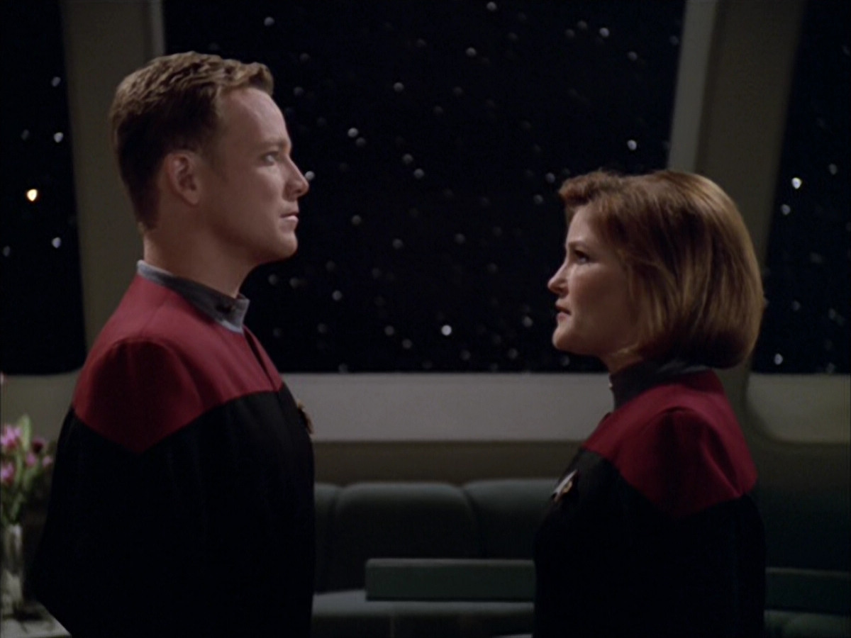 extant_StarTrek_VOY_5x09-ThirtyDays_03534.jpg