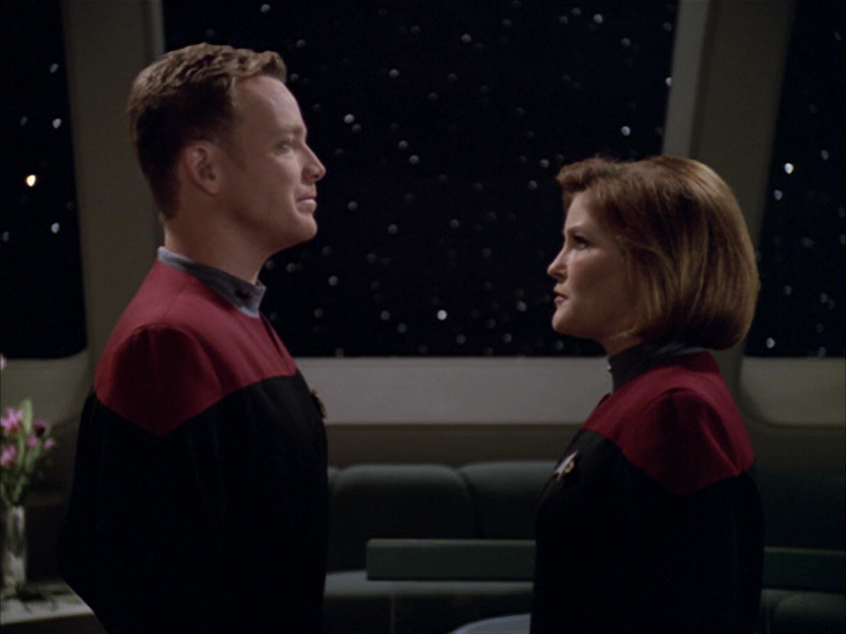 extant_StarTrek_VOY_5x09-ThirtyDays_03544.jpg