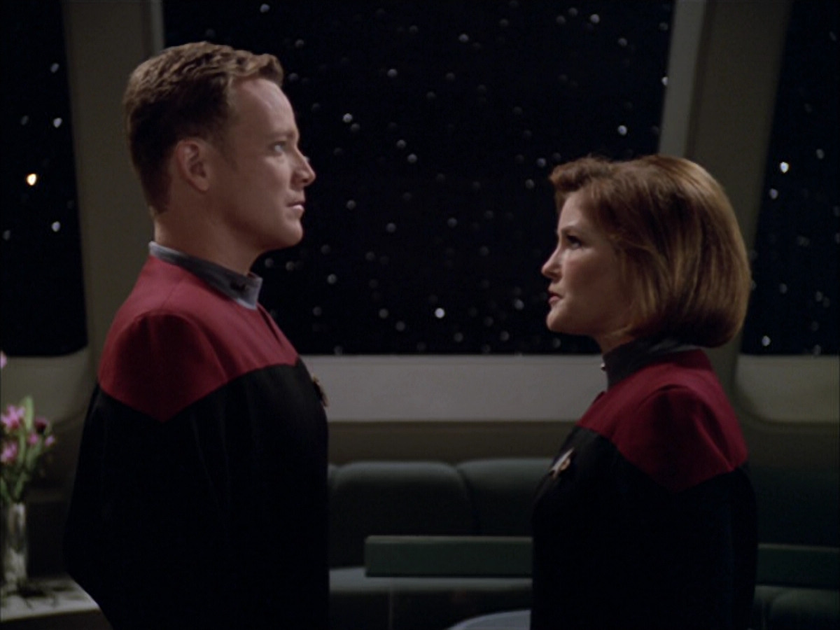 extant_StarTrek_VOY_5x09-ThirtyDays_03547.jpg