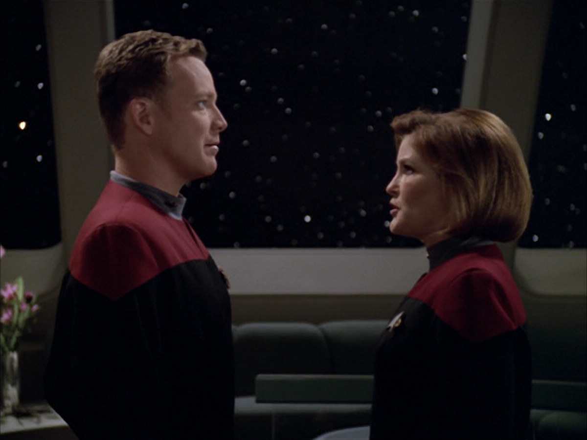 extant_StarTrek_VOY_5x09-ThirtyDays_03548.jpg