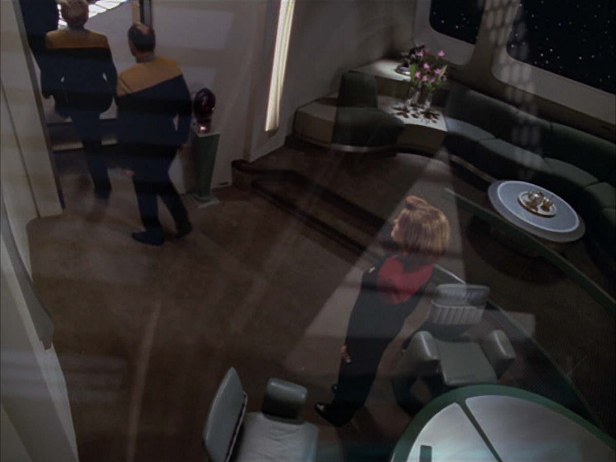 extant_StarTrek_VOY_5x09-ThirtyDays_03657.jpg