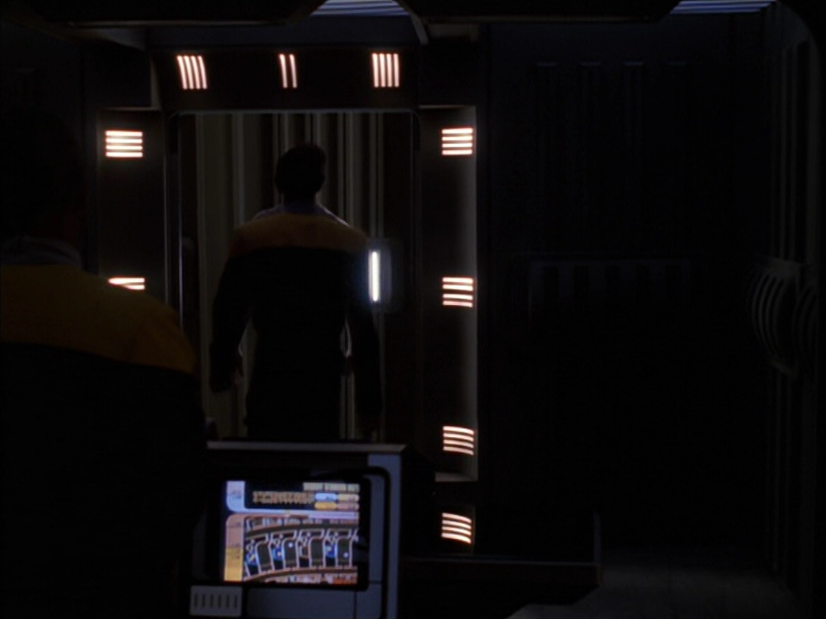 extant_StarTrek_VOY_5x09-ThirtyDays_03685.jpg