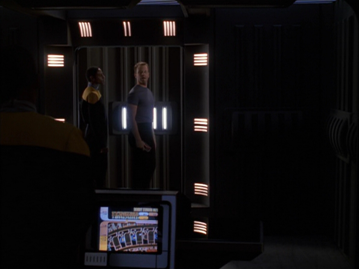 extant_StarTrek_VOY_5x09-ThirtyDays_03690.jpg