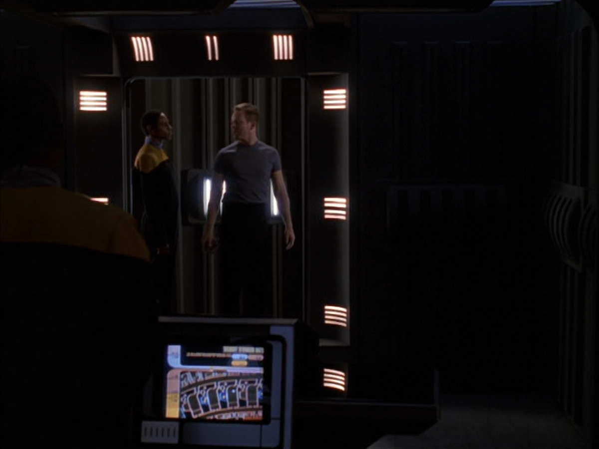 extant_StarTrek_VOY_5x09-ThirtyDays_03691.jpg