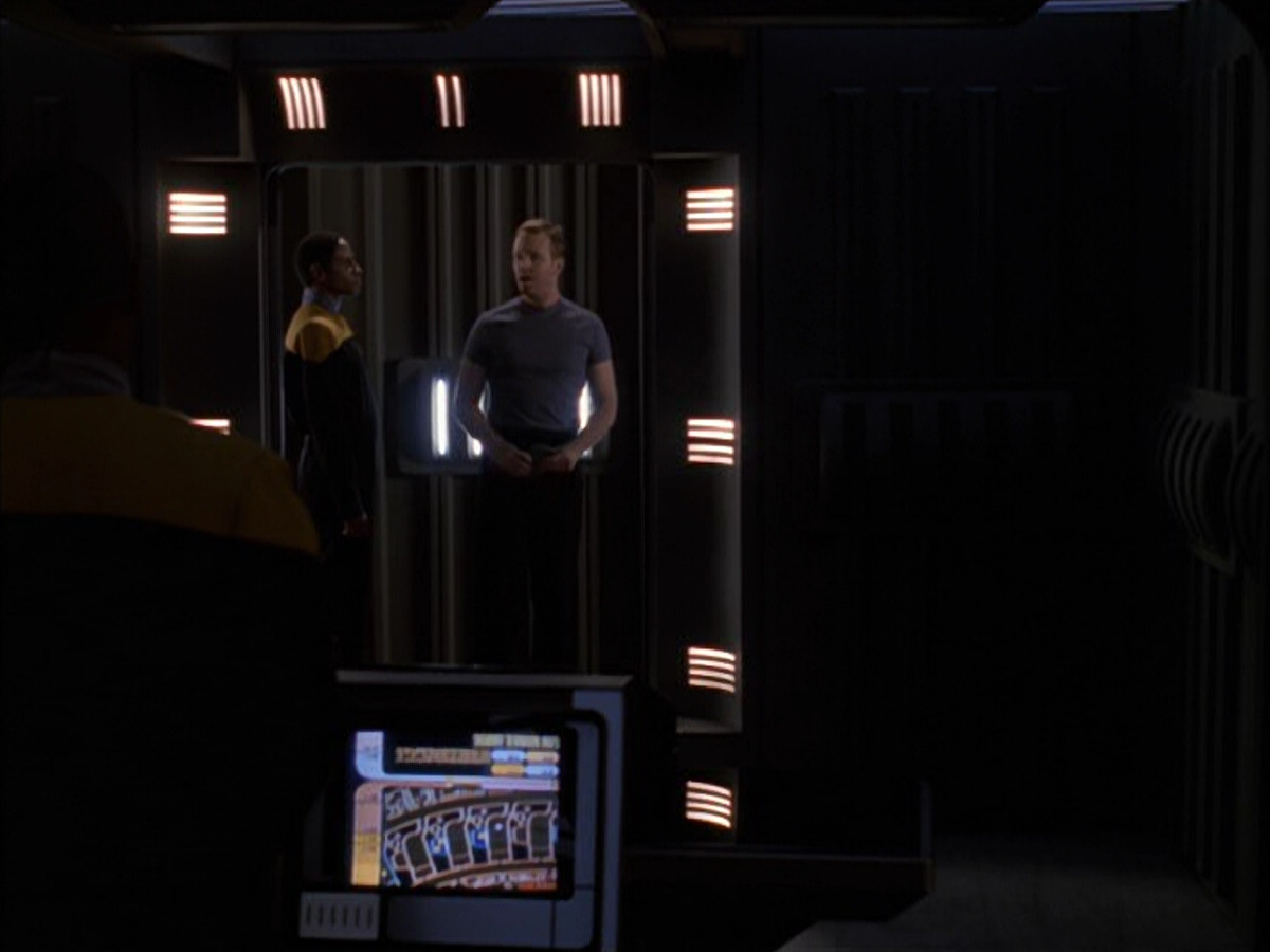 extant_StarTrek_VOY_5x09-ThirtyDays_03692.jpg