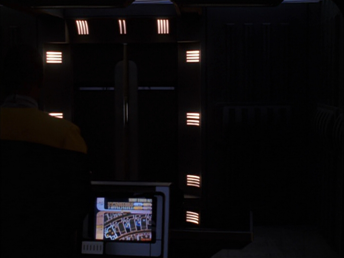 extant_StarTrek_VOY_5x09-ThirtyDays_03694.jpg