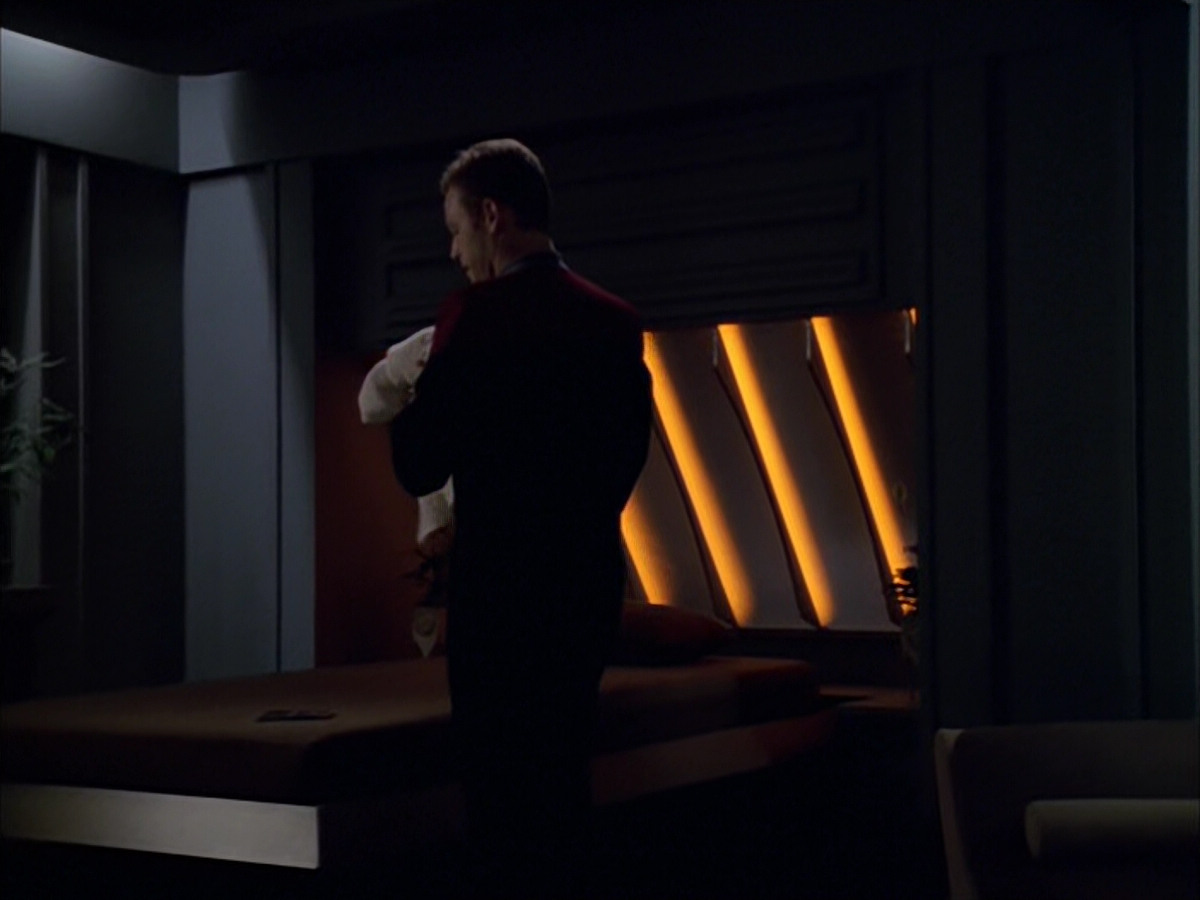 extant_StarTrek_VOY_5x09-ThirtyDays_03712.jpg