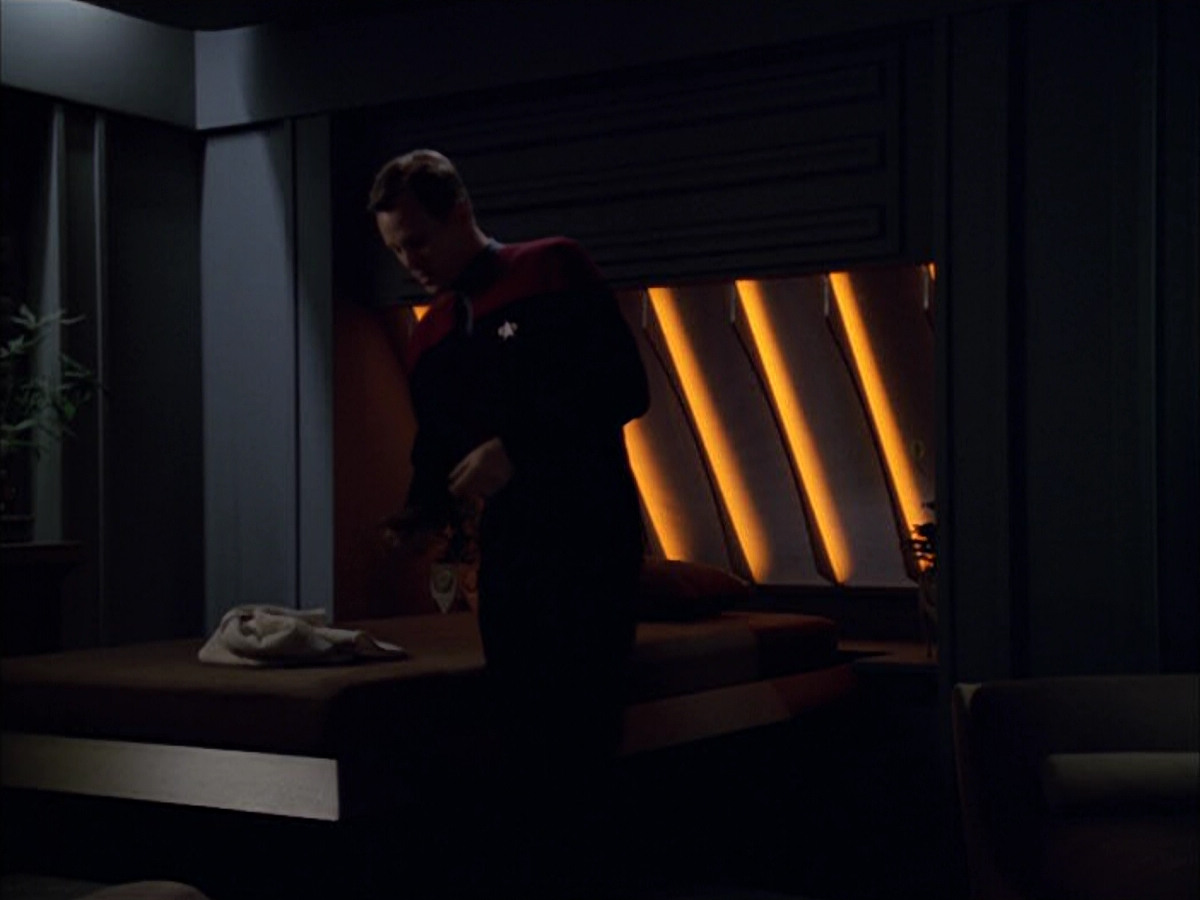 extant_StarTrek_VOY_5x09-ThirtyDays_03723.jpg