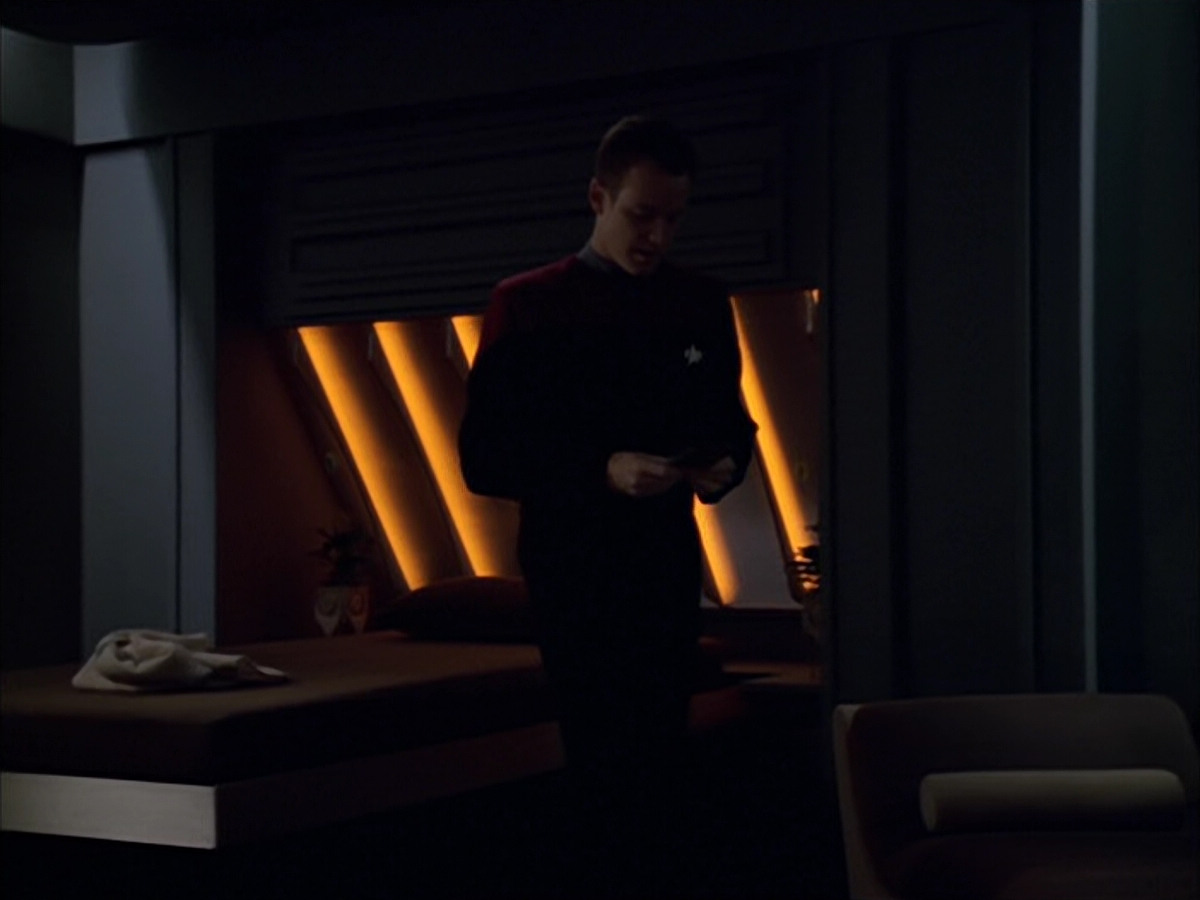 extant_StarTrek_VOY_5x09-ThirtyDays_03725.jpg