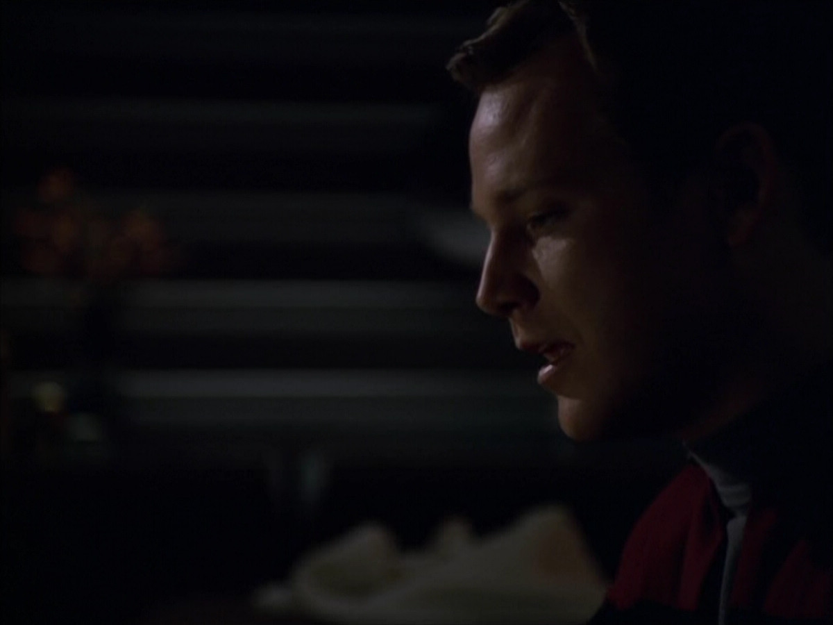 extant_StarTrek_VOY_5x09-ThirtyDays_03734.jpg