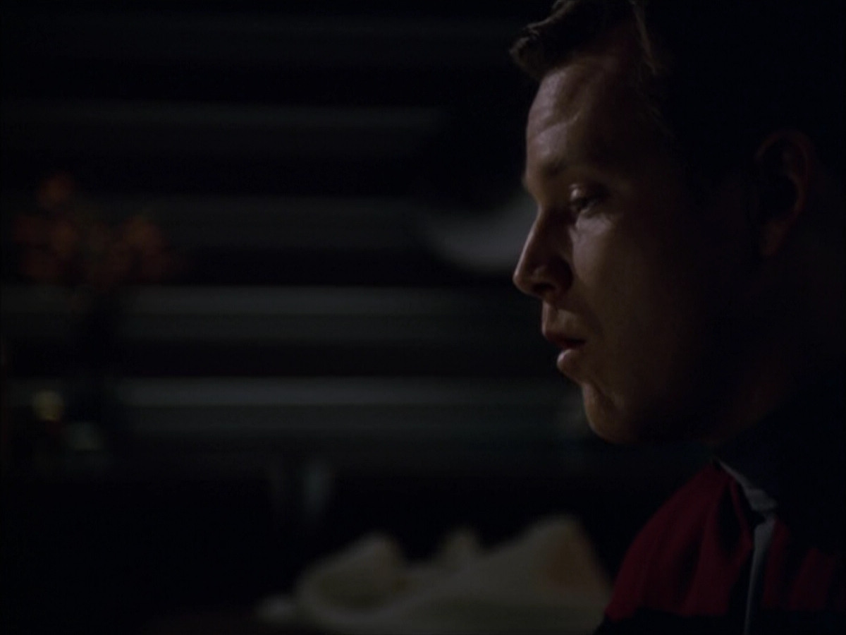 extant_StarTrek_VOY_5x09-ThirtyDays_03739.jpg