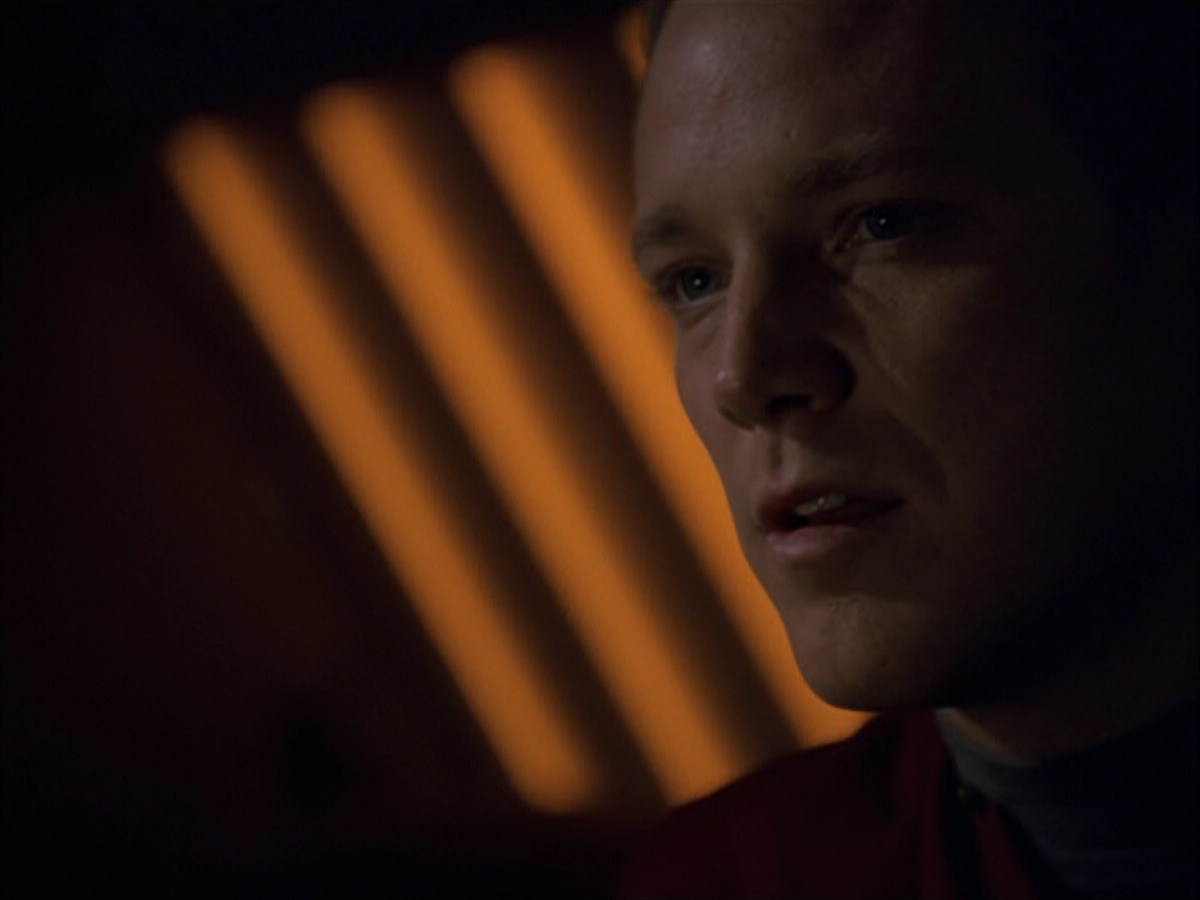 extant_StarTrek_VOY_5x09-ThirtyDays_03775.jpg