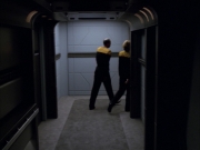 extant_StarTrek_VOY_5x09-ThirtyDays_00061.jpg