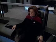 extant_StarTrek_VOY_5x09-ThirtyDays_03497.jpg