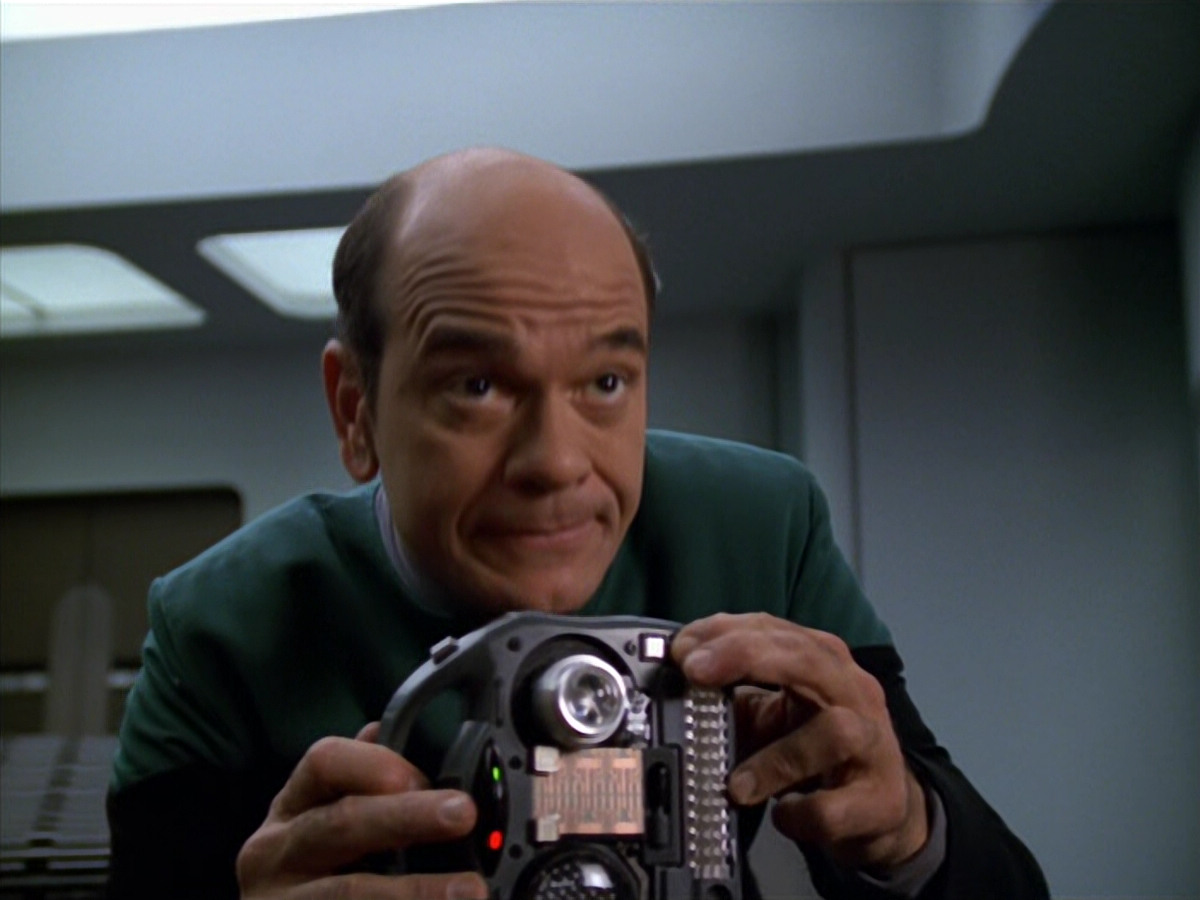 extant_StarTrek_VOY_5x11-LatentImage_00045.jpg