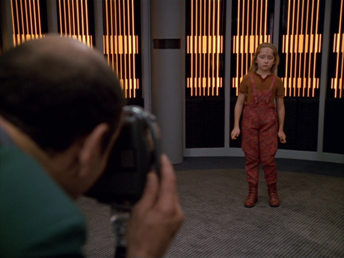 extant_StarTrek_VOY_5x11-LatentImage_00047.jpg
