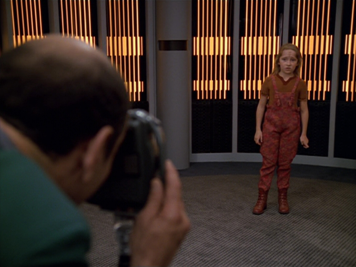 extant_StarTrek_VOY_5x11-LatentImage_00048.jpg