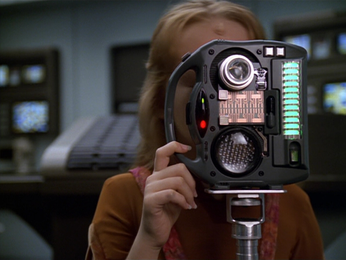 extant_StarTrek_VOY_5x11-LatentImage_00113.jpg