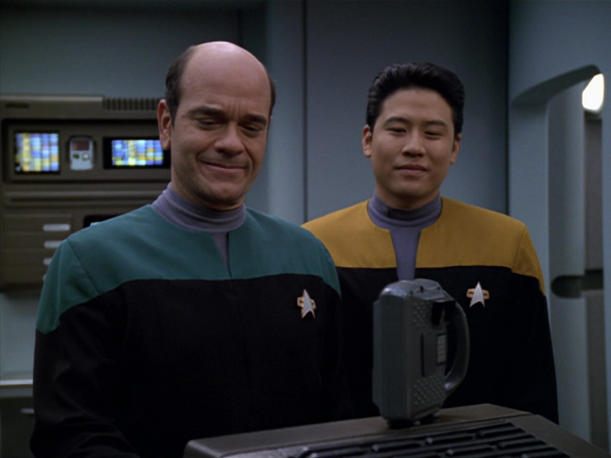 extant_StarTrek_VOY_5x11-LatentImage_00167.jpg