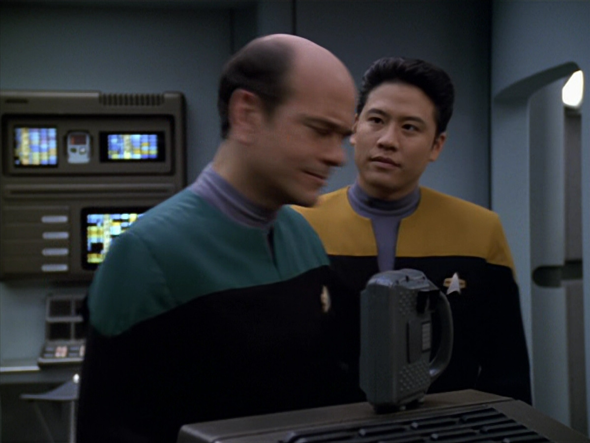 extant_StarTrek_VOY_5x11-LatentImage_00170.jpg