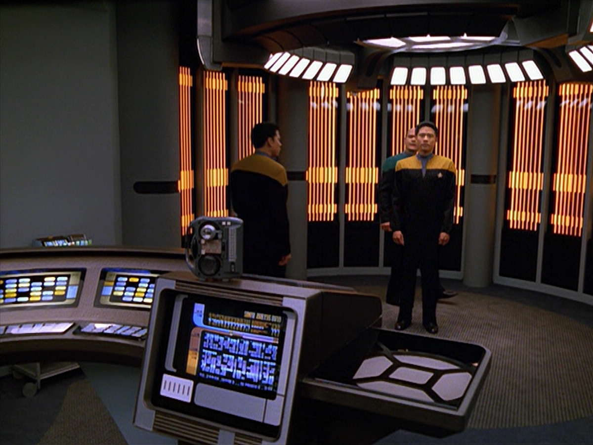 extant_StarTrek_VOY_5x11-LatentImage_00177.jpg