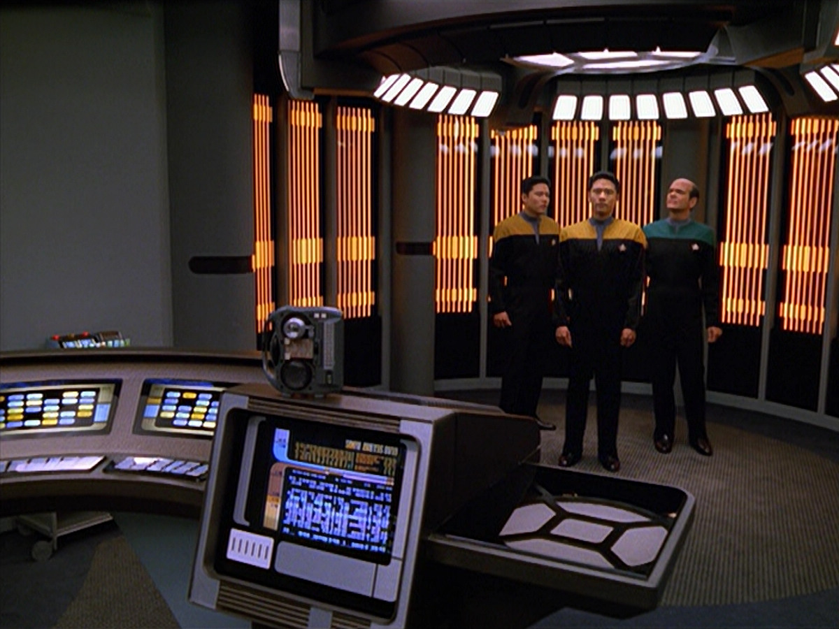 extant_StarTrek_VOY_5x11-LatentImage_00181.jpg